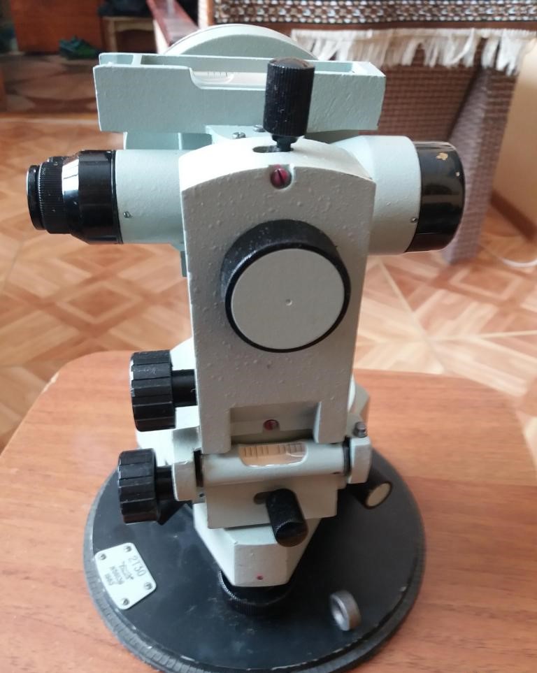 big_2t30-teodolit-optichniy-1983-roku_3384924